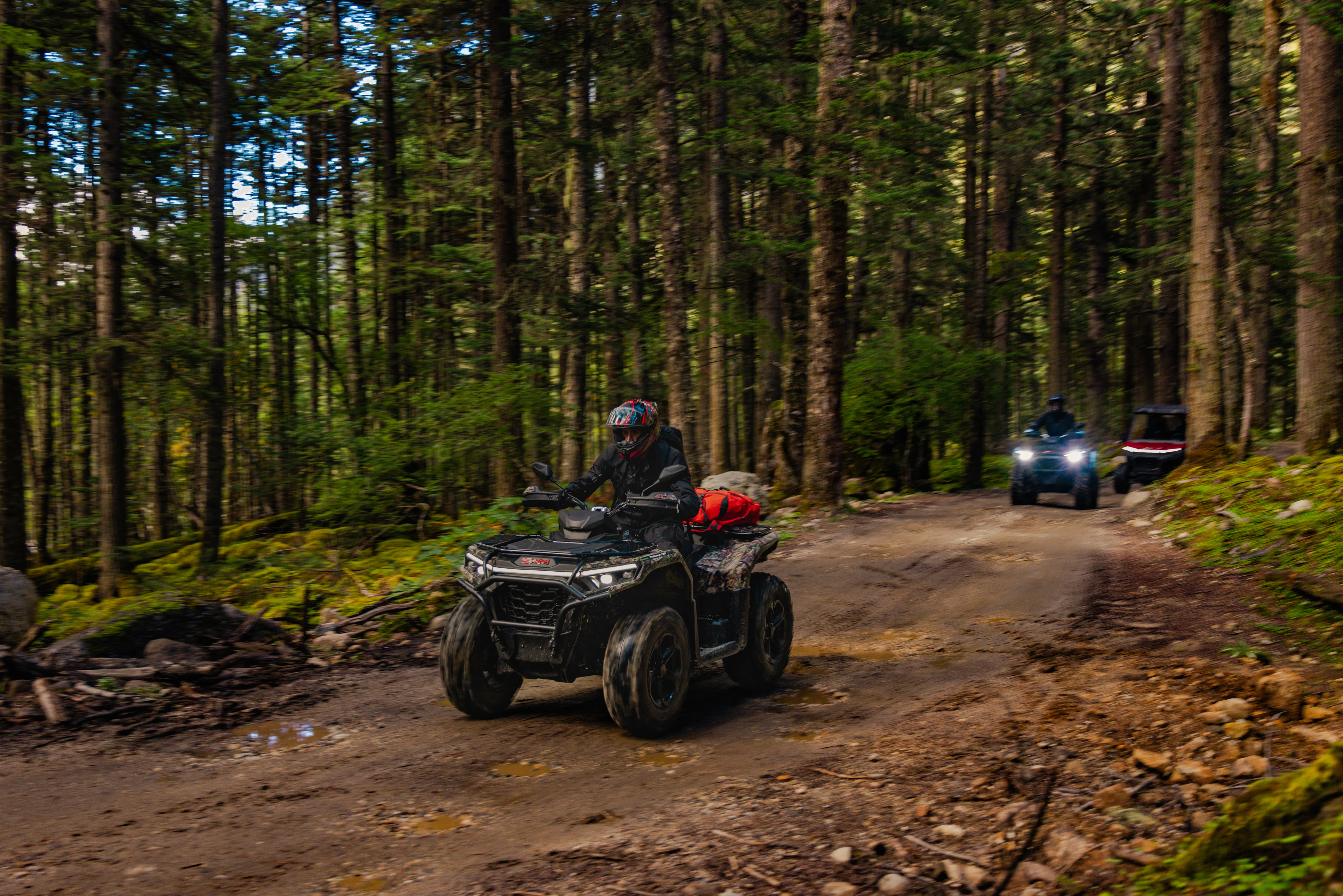 MUSCULAR VERSÁTIL
LISTO PARA LA AVENTURA
